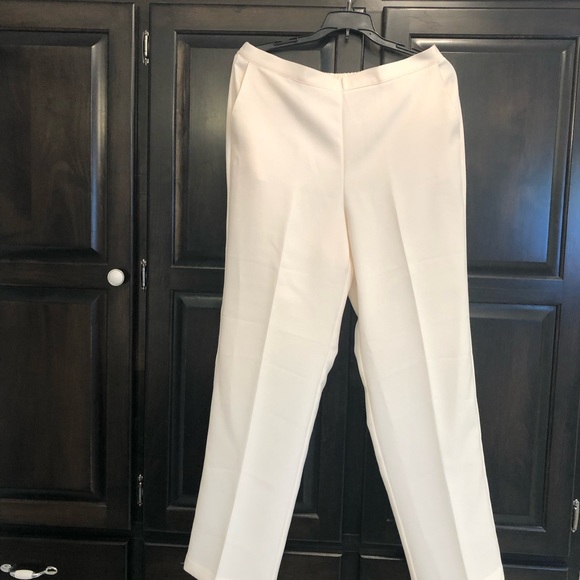 Alfred Dunner Pants - NWOT ALFRED DUNNER CREAM COLOR PANTS